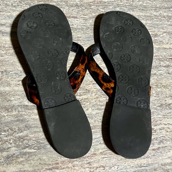 Tory Burch cheetah print thong flat sandals - Picture 15 of 15